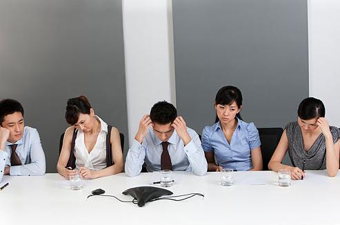 公關(guān)公司的媒介人員為誰做事？